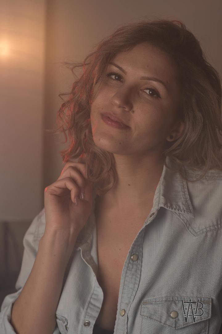 Female model photo shoot of alyssajessica