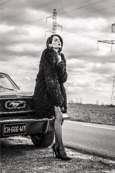 Female model photo shoot of Fox die Vewandlung