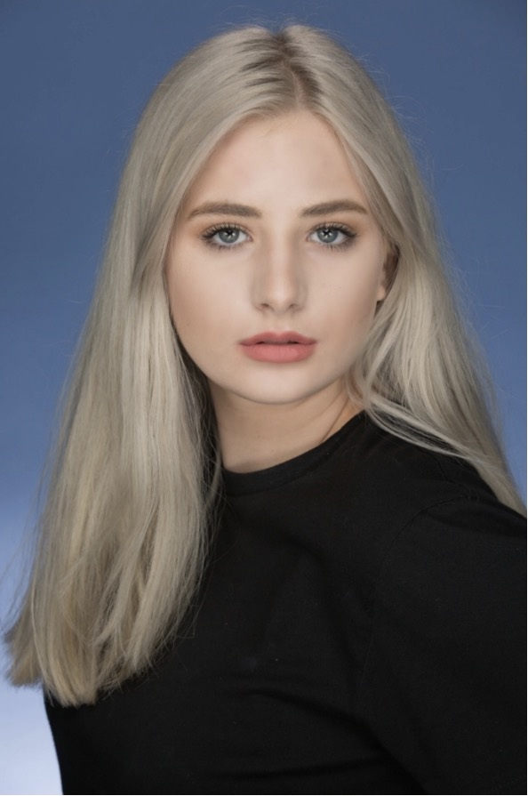Female model photo shoot of Yuliyabratnichenko