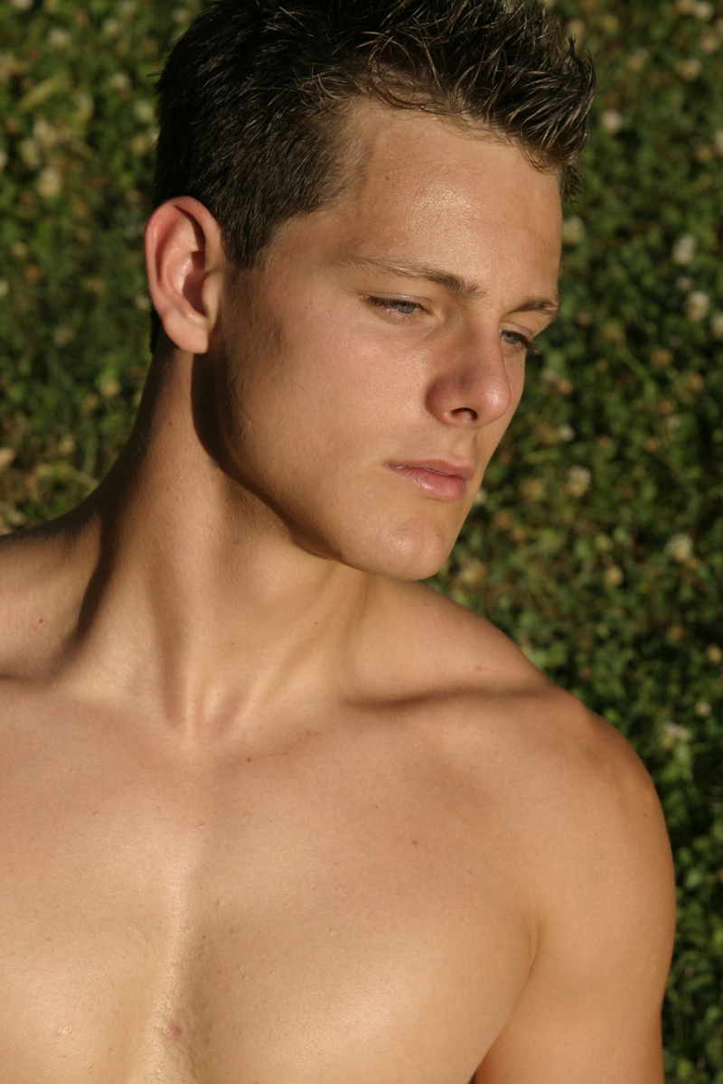 Male model photo shoot of dallasdummie