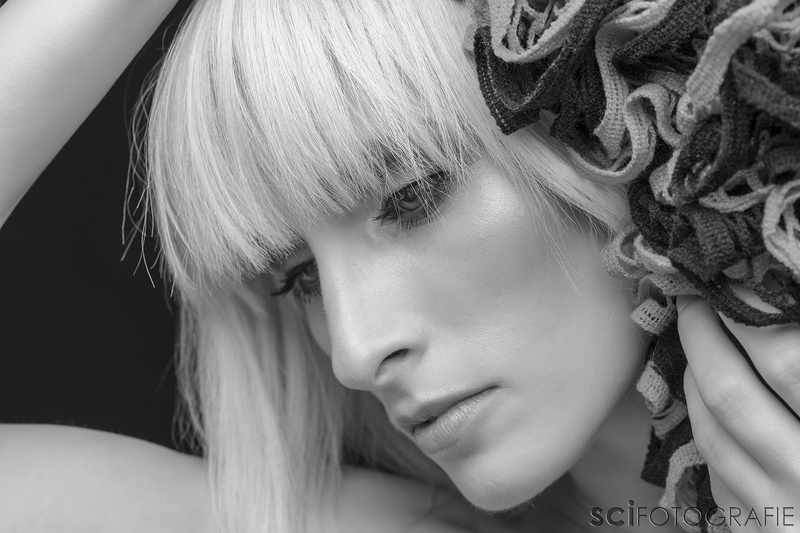 Female model photo shoot of Serrenity
