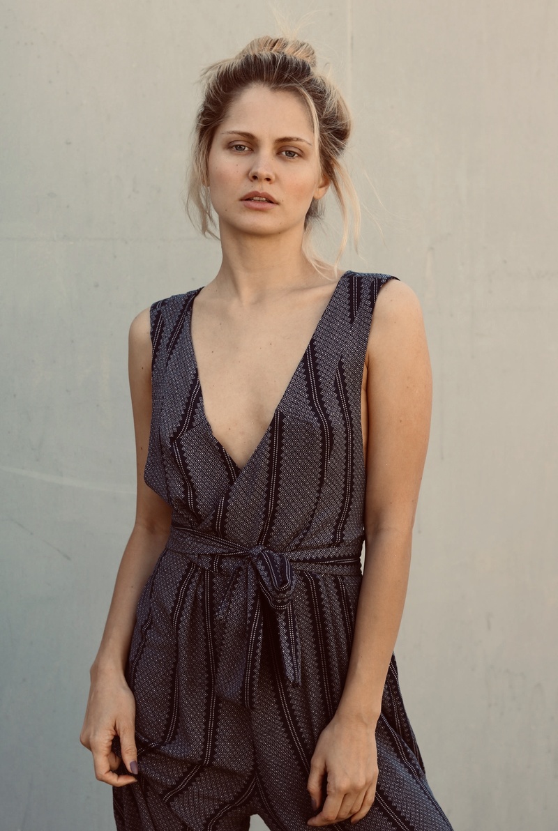 Female model photo shoot of Svetlana Sabi