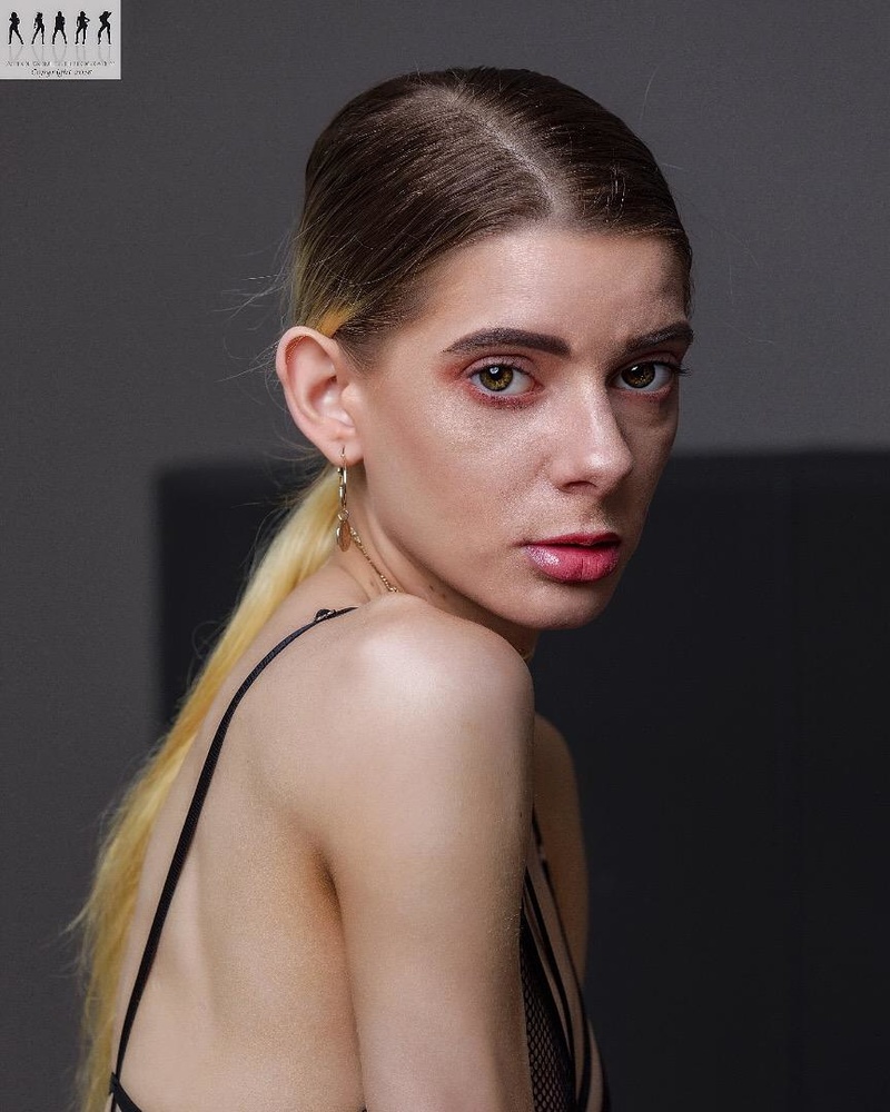 Female model photo shoot of Sharna Griffin