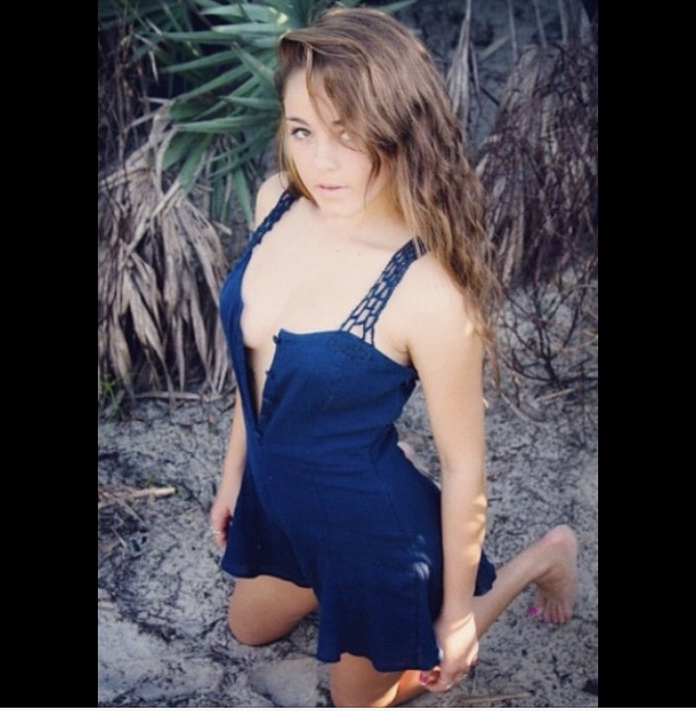 Female model photo shoot of Klpayne1995