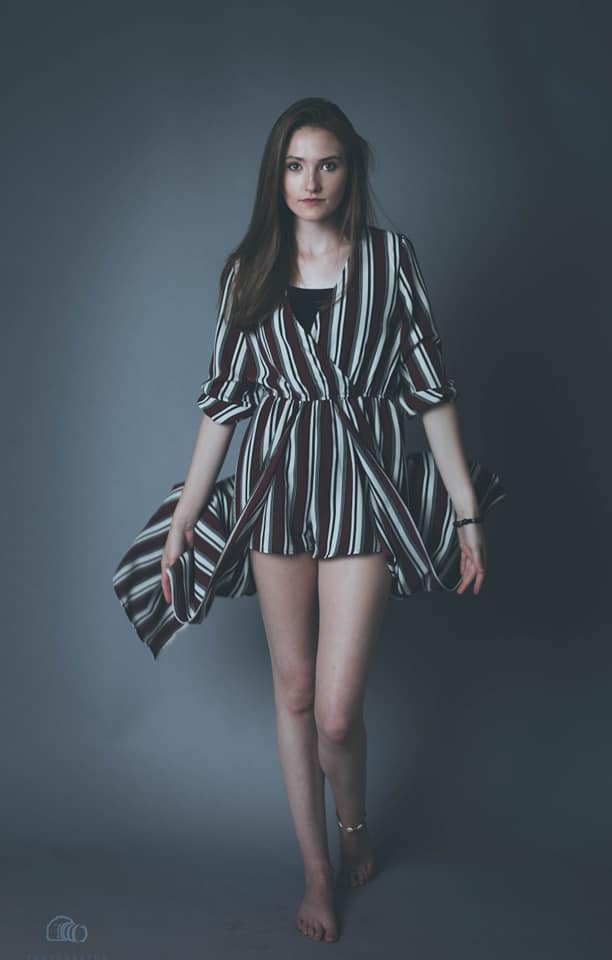 Female model photo shoot of Raymae19