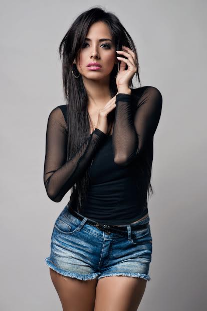 Female model photo shoot of Maydu in Miraflores- Perú