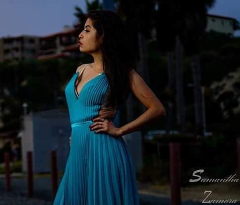 Female model photo shoot of Samychristineee