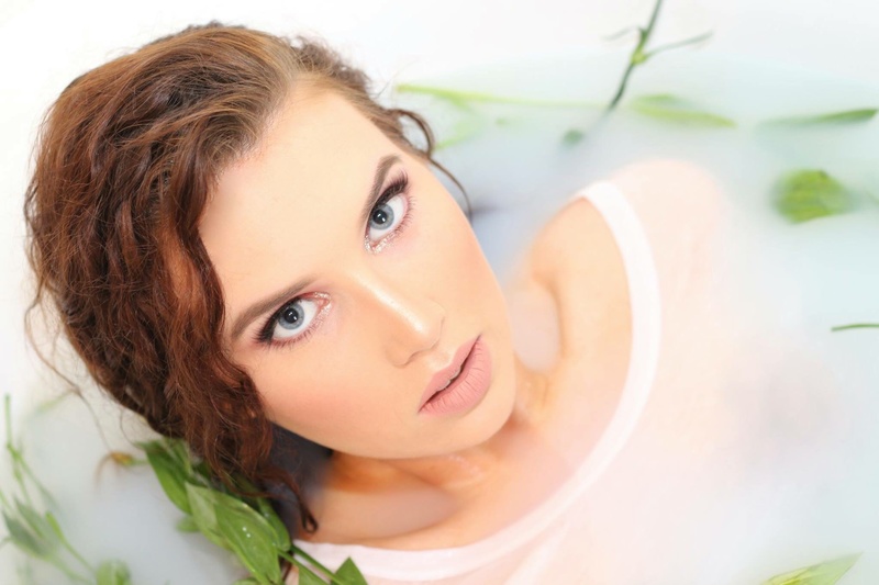 Female model photo shoot of Olivia_Holt