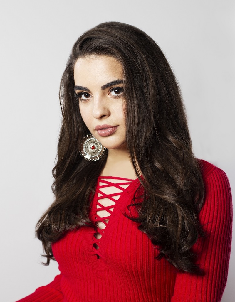 Female model photo shoot of Sofia Jimenez