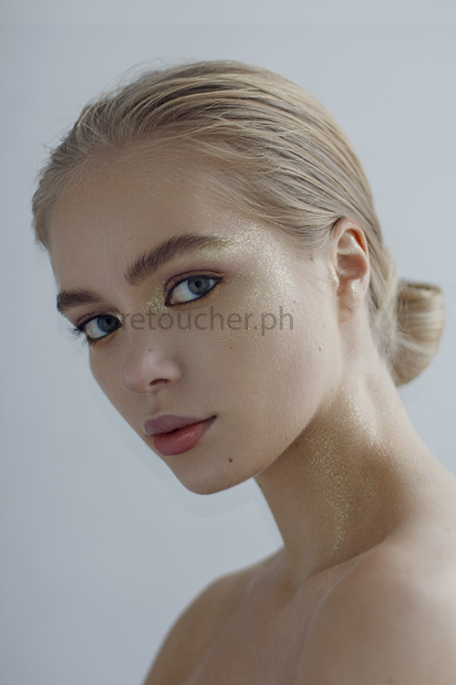 Female model photo shoot of Eva Retouch