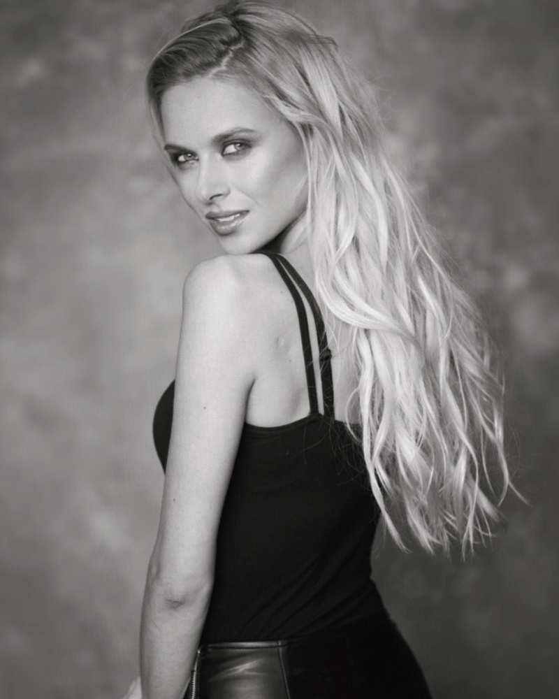 Female model photo shoot of VeronikaRobotkova1