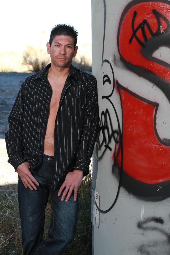 Male model photo shoot of Gil Ruiz