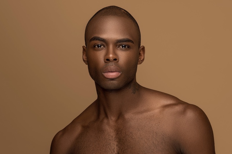 Male model photo shoot of Darius Daze