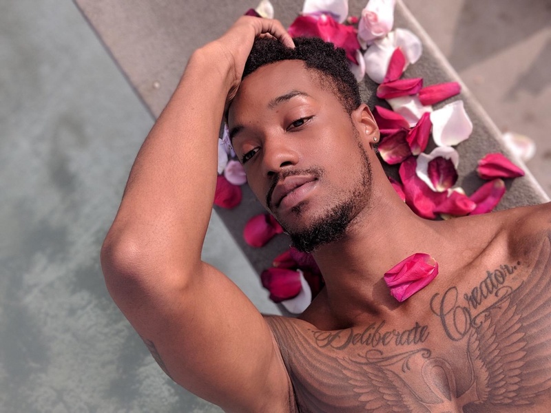 Male model photo shoot of DaRon DayDay Bell