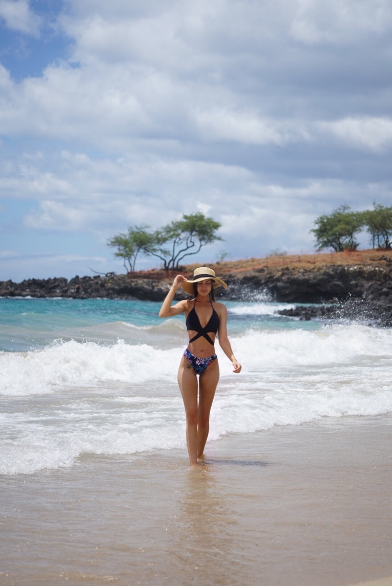 Female model photo shoot of JulianneMae in Hawaii