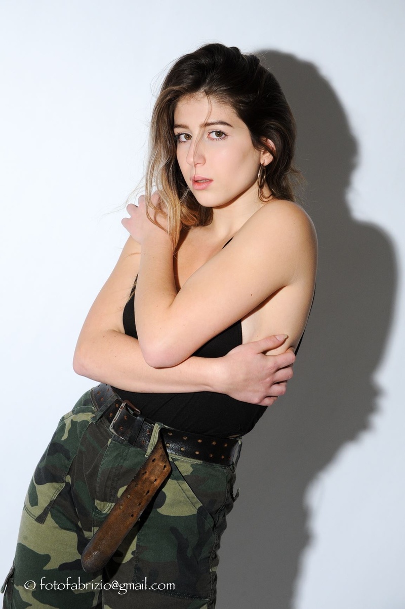 Female model photo shoot of Luce Farietti