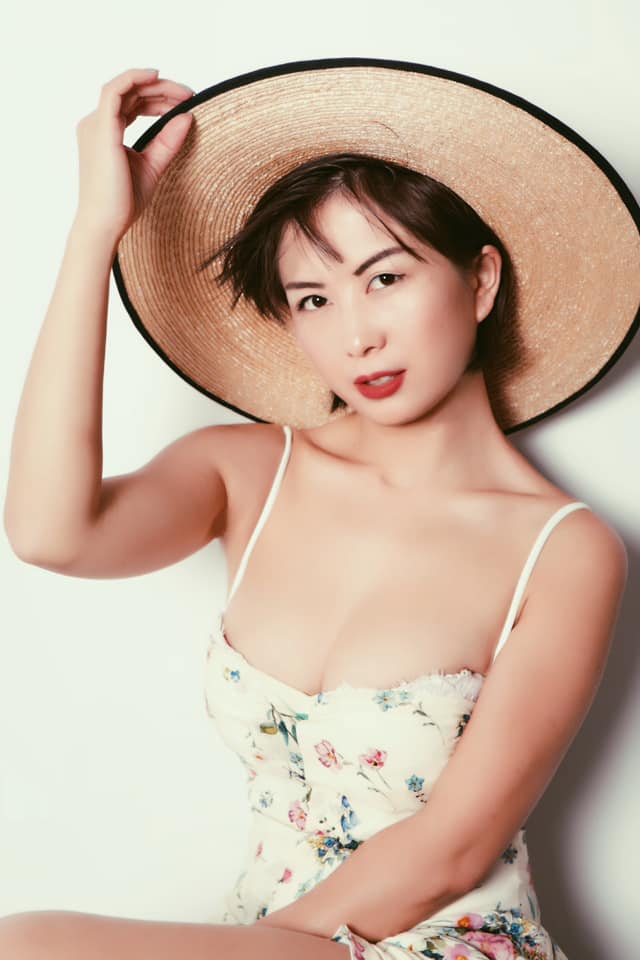 Female model photo shoot of yoyobuffy