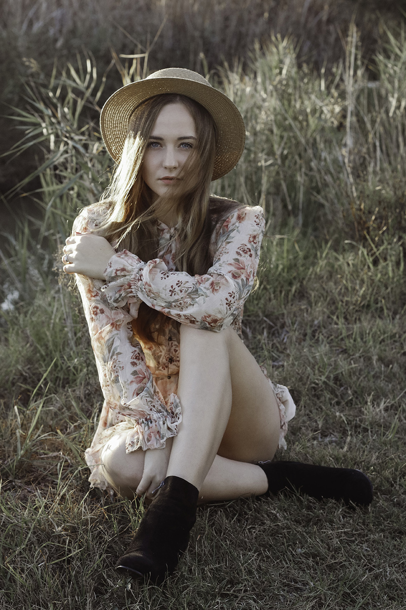 Female model photo shoot of Anna Fomin