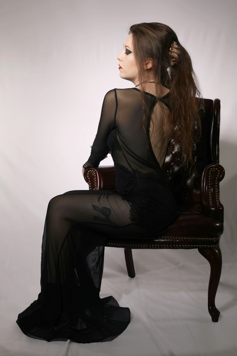 Female model photo shoot of QueenxKairi