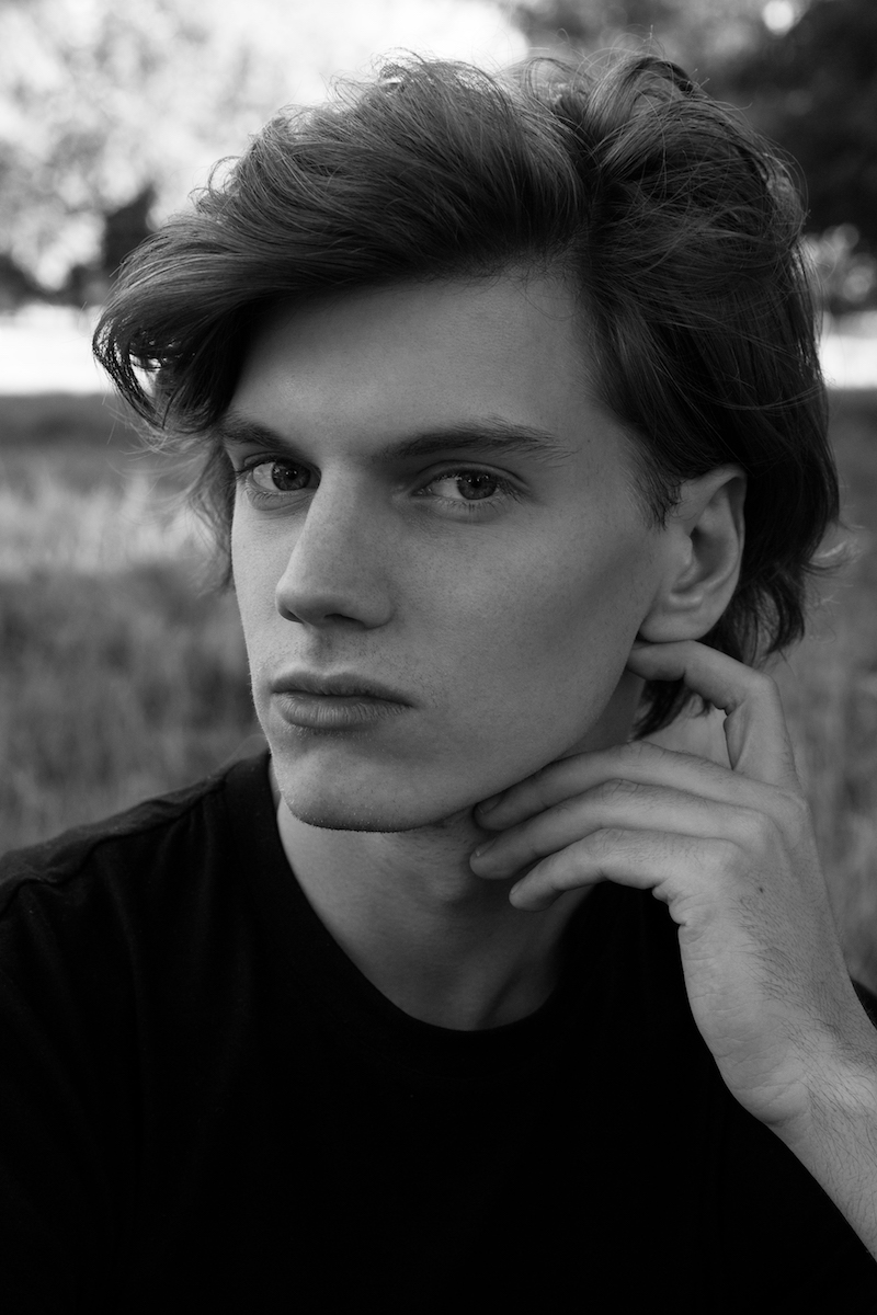 Male model photo shoot of Markus Mjaaland