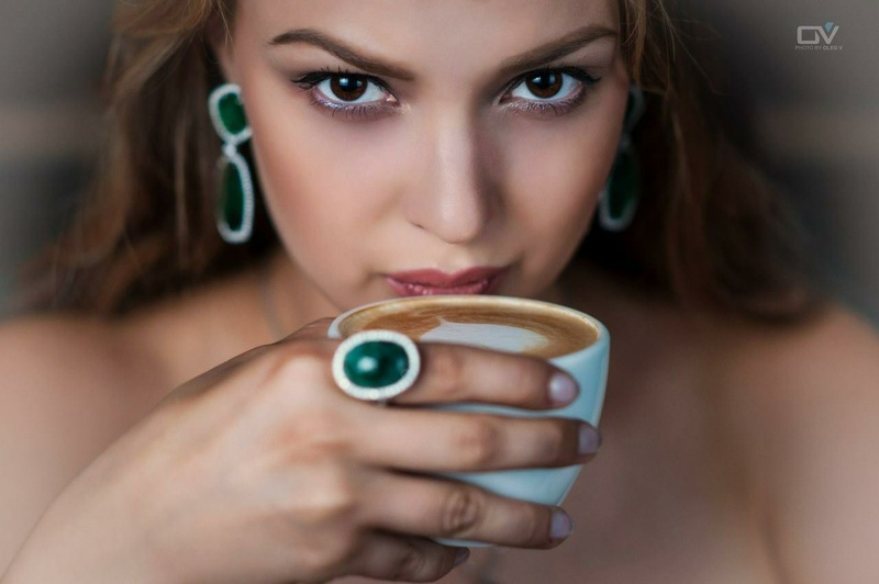 Female model photo shoot of Karina Zhernovaya