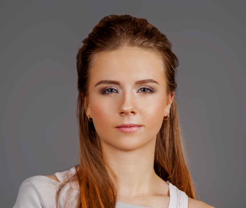 Female model photo shoot of Eva Retouch