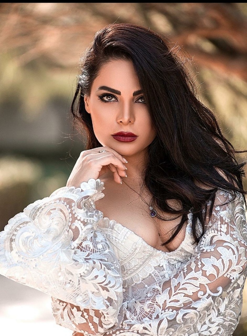 Female model photo shoot of Sepidehh