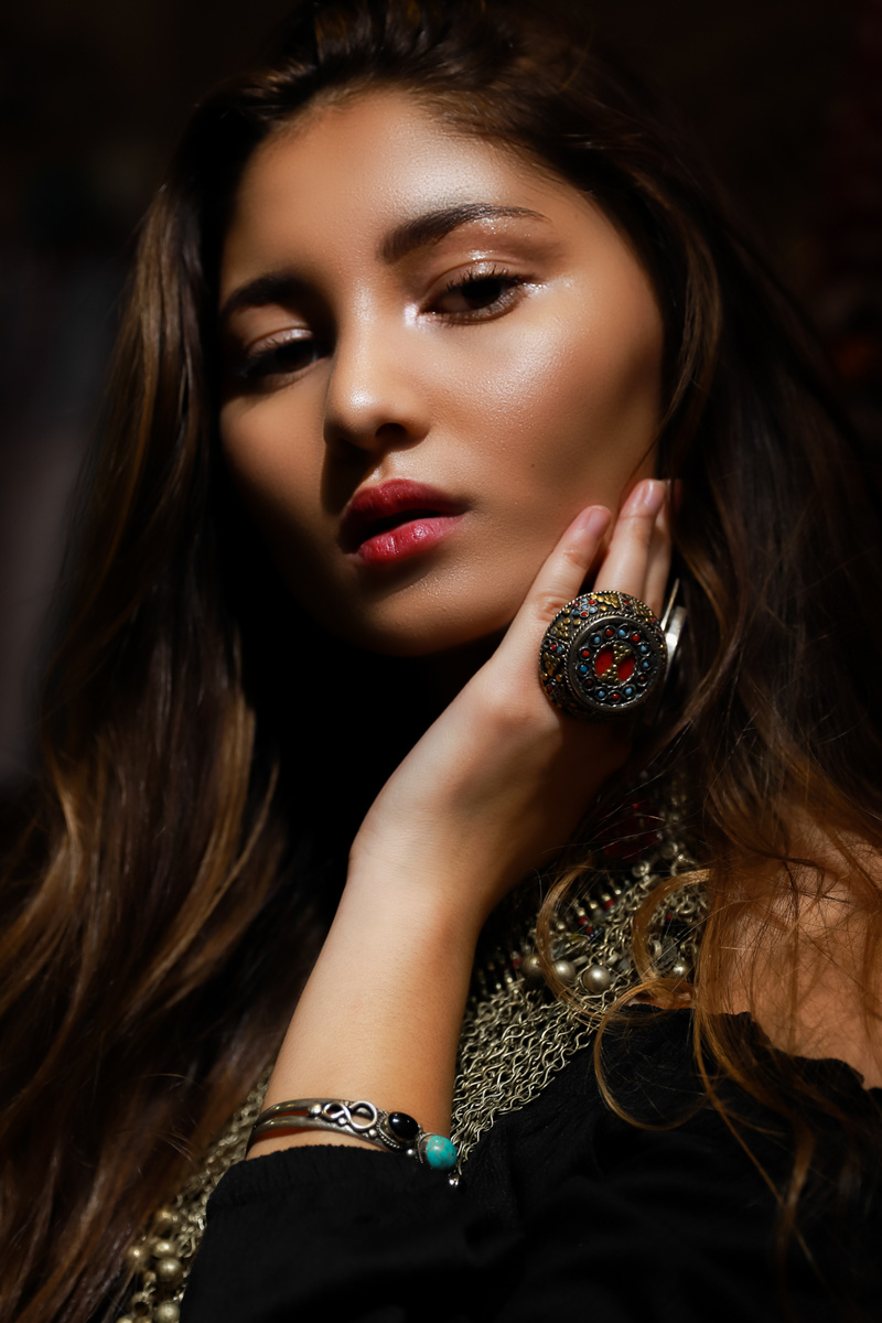 Female model photo shoot of Nix Malik