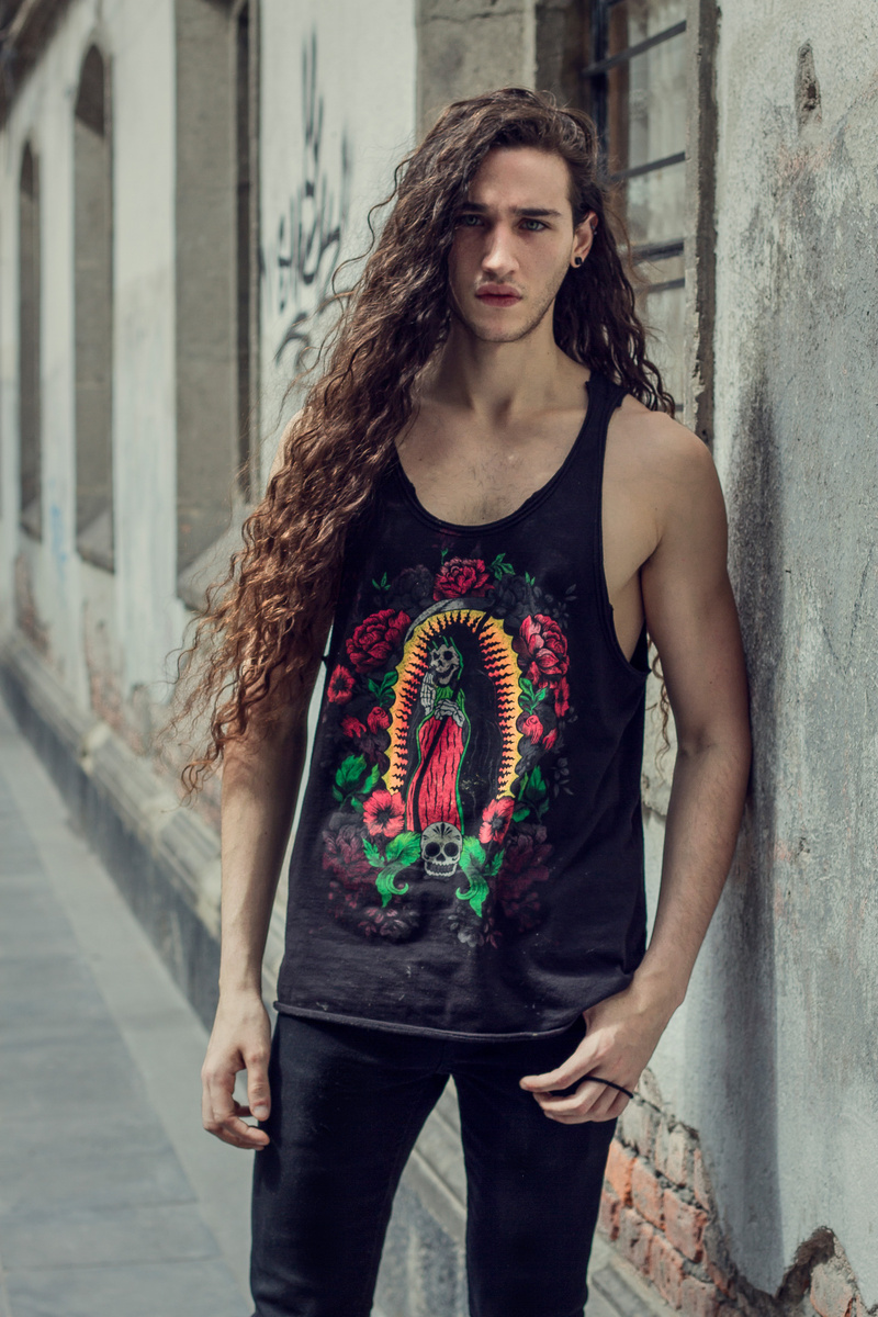 Male model photo shoot of Uriel Vargas