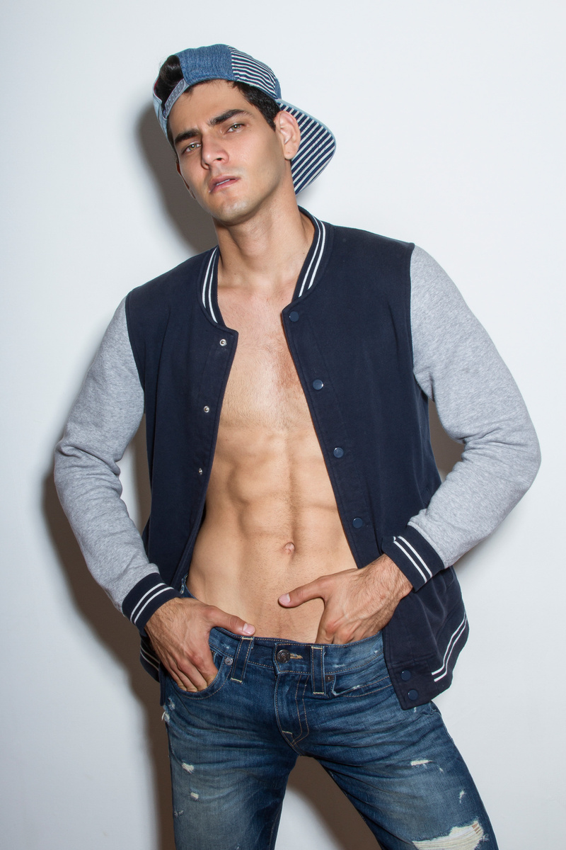 Male model photo shoot of Uriel Vargas