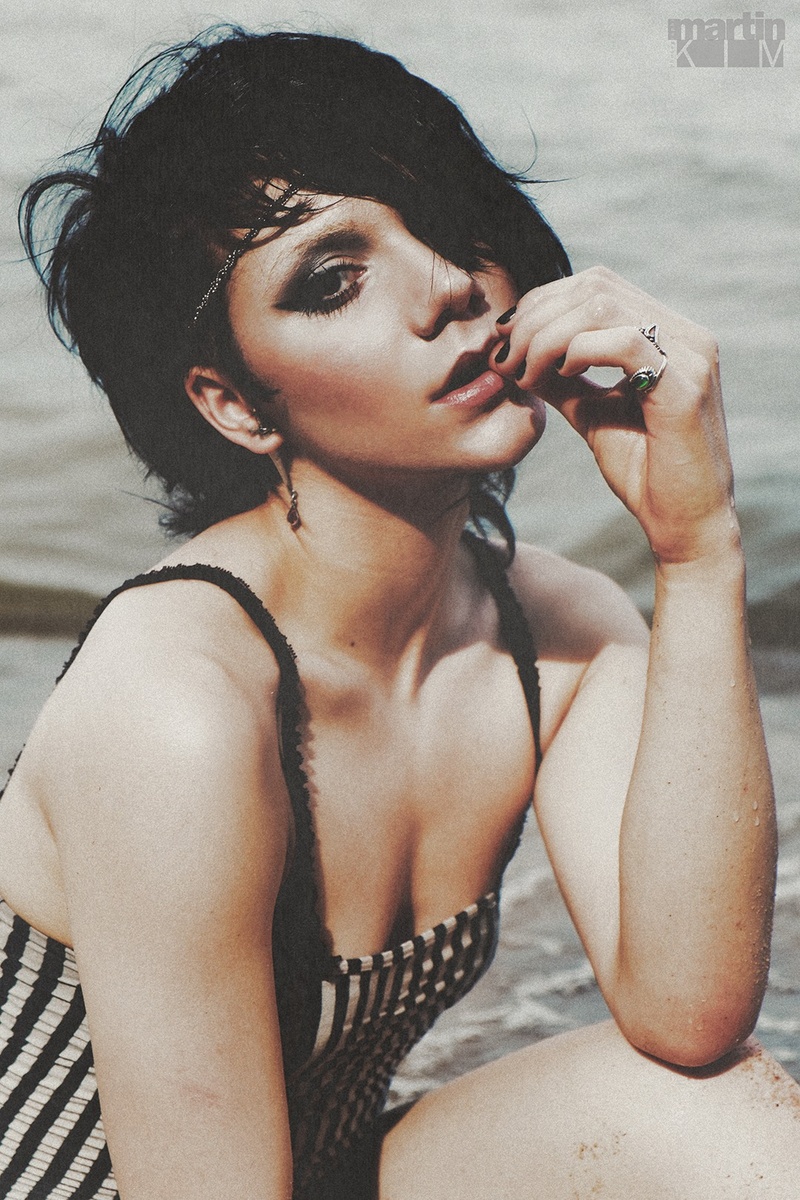 Female model photo shoot of Helena Stardust