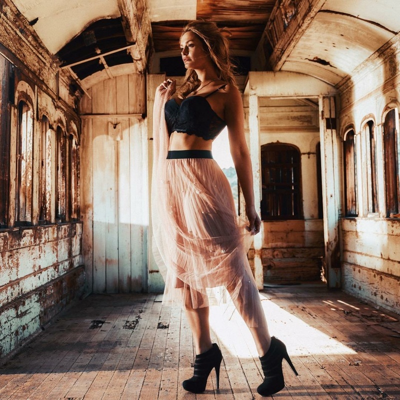 Female model photo shoot of Angela Smeraldi 