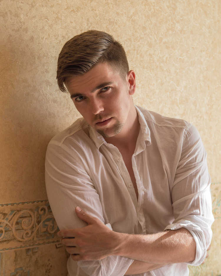 Male model photo shoot of Dmitrii Bobrov