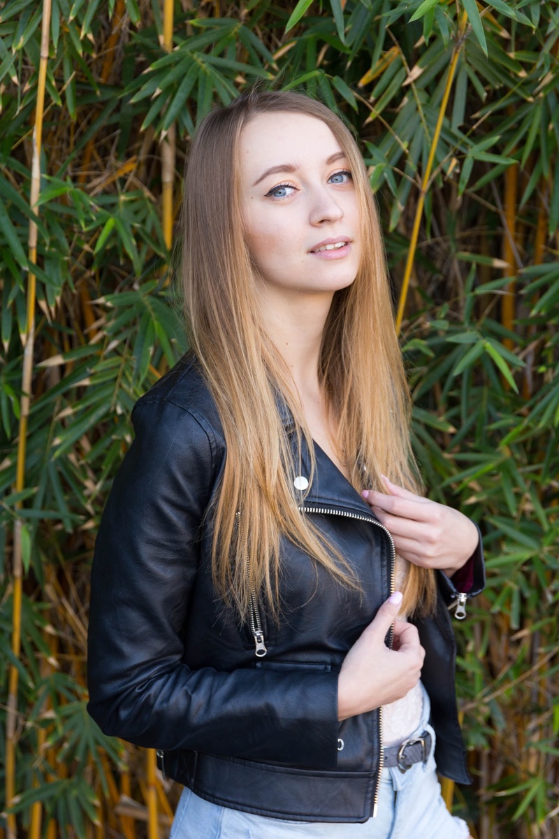Female model photo shoot of Olga__