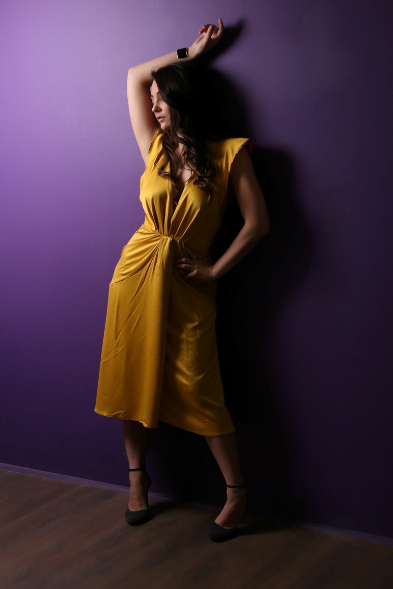 Female model photo shoot of Chari_Exoria