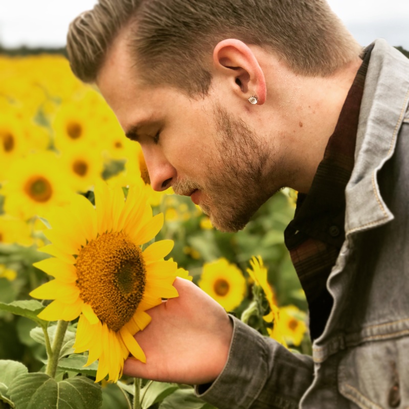 Male model photo shoot of Ross Stone 94