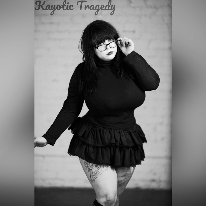 Female model photo shoot of KayoticTragedy
