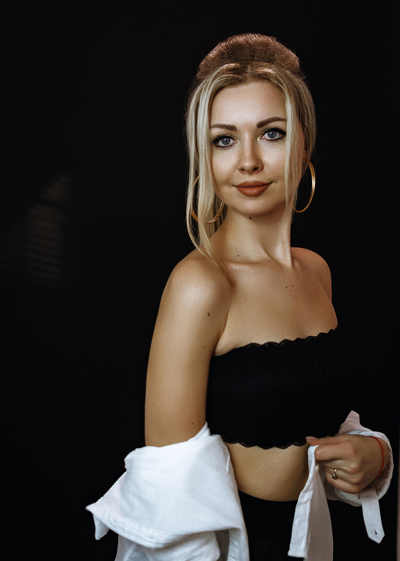 Female model photo shoot of Nastia8095