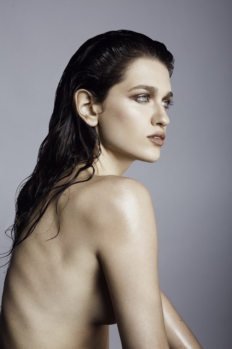 Female model photo shoot of Alessandra Biagiotti