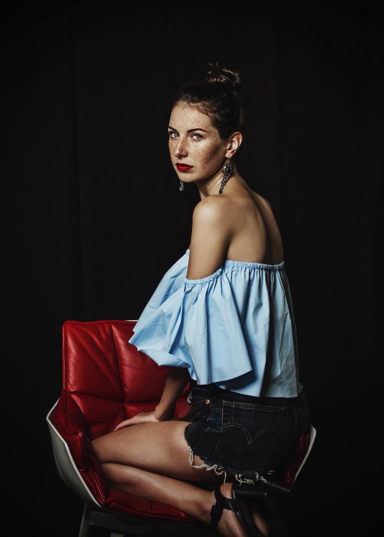 Female model photo shoot of Mila Gorodnitchenko