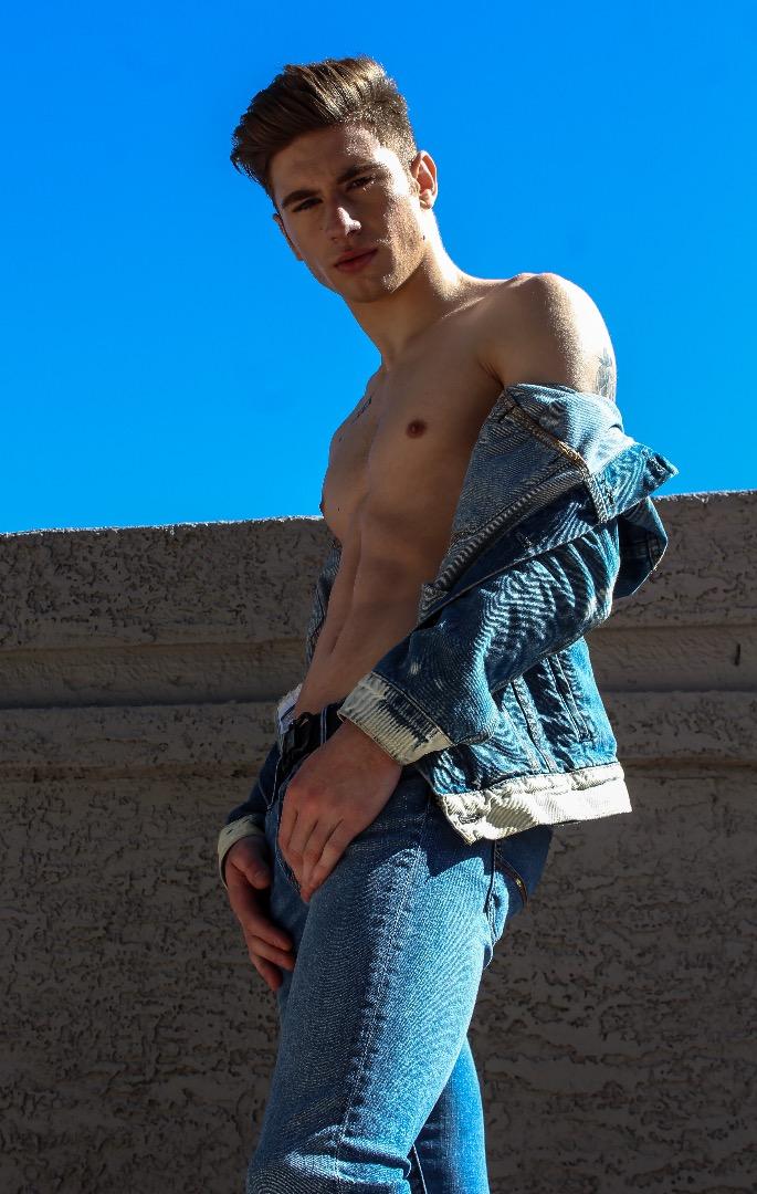 Male model photo shoot of Tylerhaven14