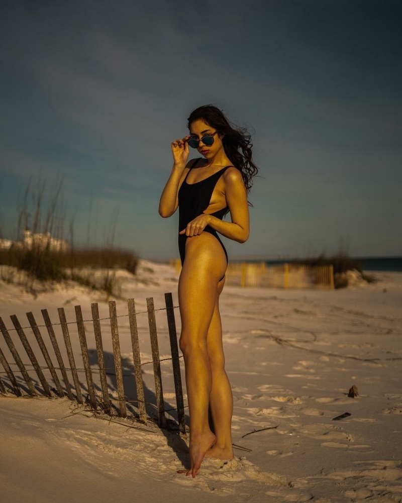 Female model photo shoot of Jessica Ulinger in Pensacola, Florida