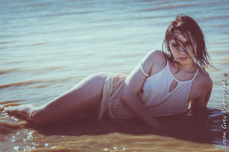 Female model photo shoot of Julia Gem