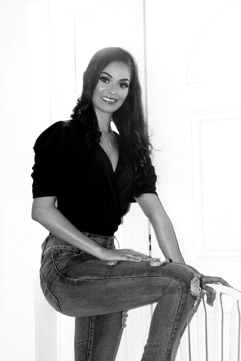 Female model photo shoot of Santana059 in DF Lowry House