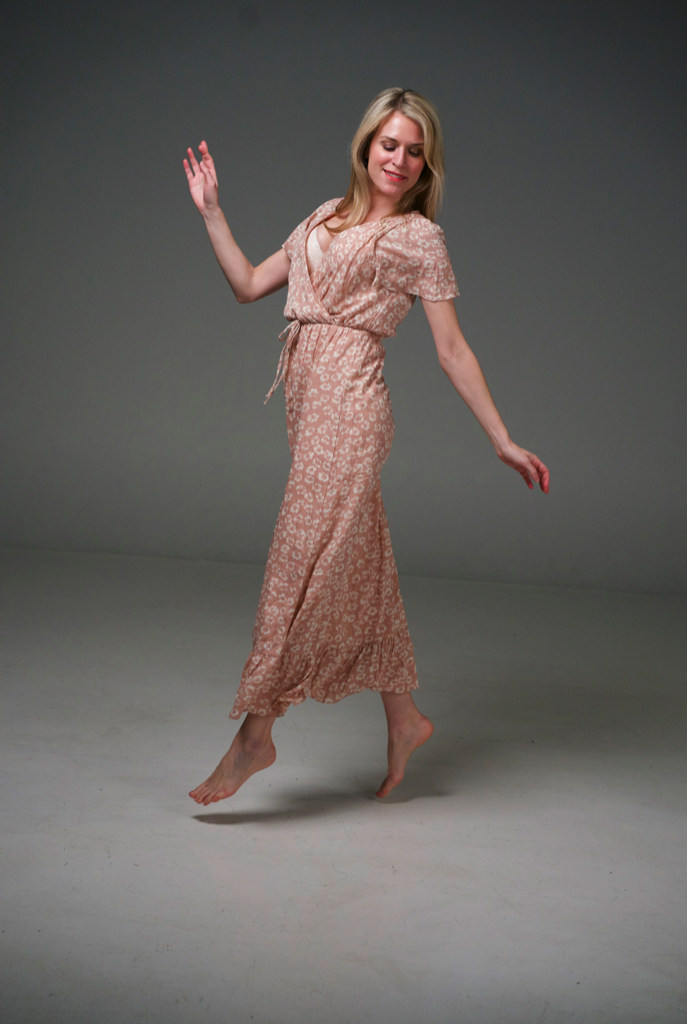 Female model photo shoot of Jennifer Loe by Yongtong in Studio, Alexandria, VA