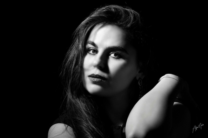 Female model photo shoot of Bella_ILo