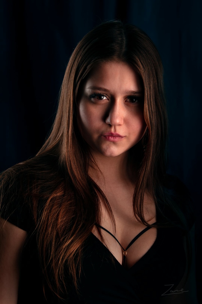 Female model photo shoot of Veronika Deluxe