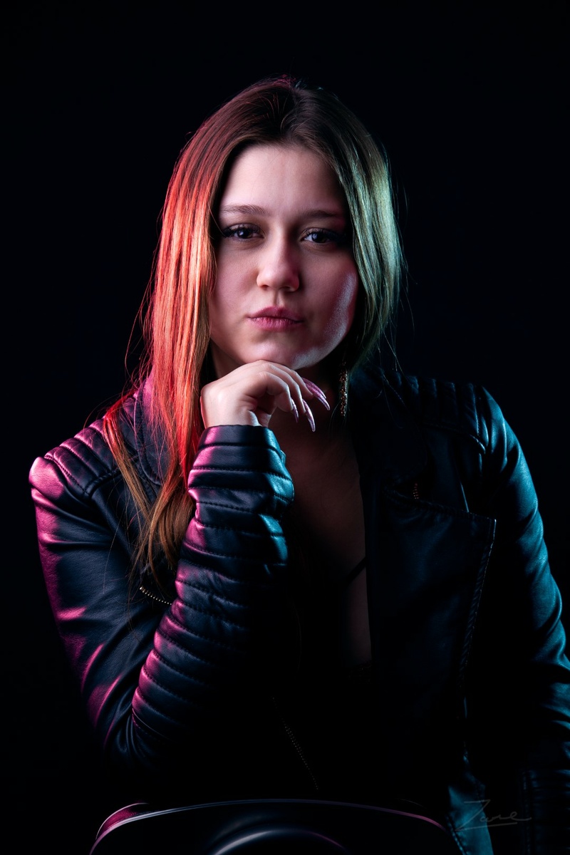 Female model photo shoot of Veronika Deluxe