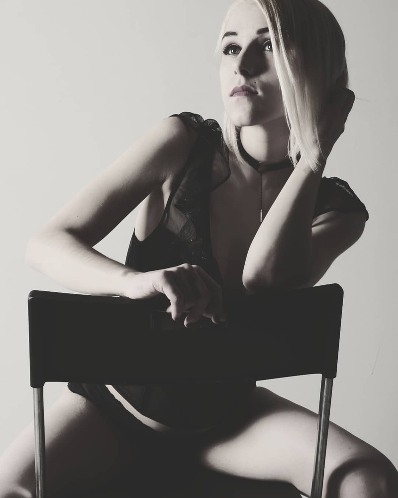 Female model photo shoot of Skylar Serenity