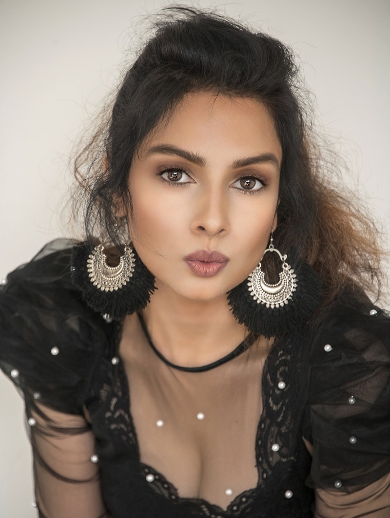Female model photo shoot of Aadhya in Mumbai